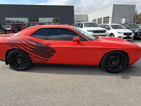 Used 2021 Dodge Challenger R/T w/ Performance Handling Group image 7