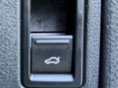 Used 2011 Volkswagen Jetta SE image 23