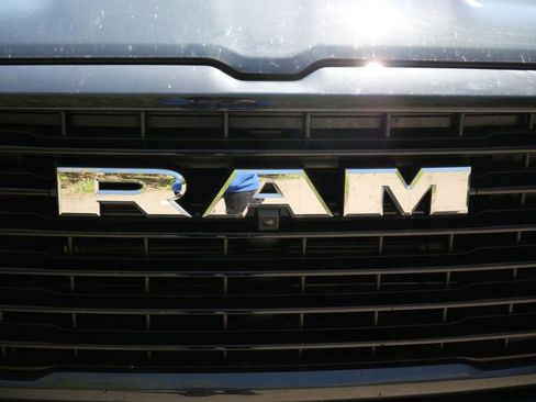 Used 2026 RAM 1500 Laramie w/ Sport Appearance Package AWD/4WD image 8
