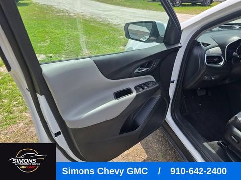 Used 2022 Chevrolet Equinox LT FWD image 15
