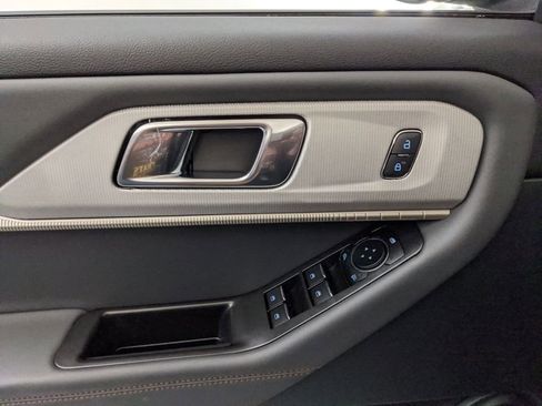 New 2025 Ford Explorer Active image 21