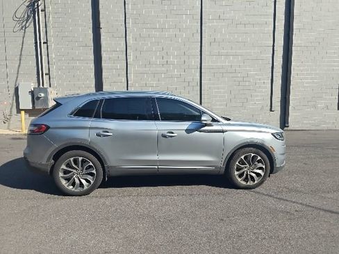 Used 2023 Lincoln Nautilus Reserve image 2