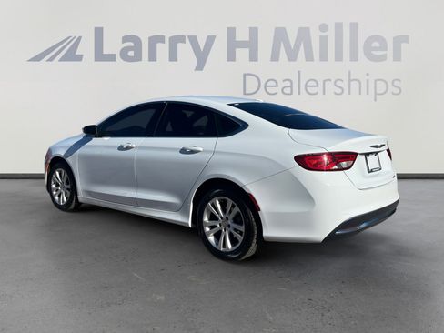 Used 2015 Chrysler 200 Limited w/ Convenience Group image 3