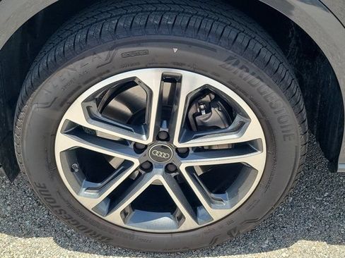 Certified 2025 Audi Q5 Premium w/ Convenience Package AWD/4WD image 9