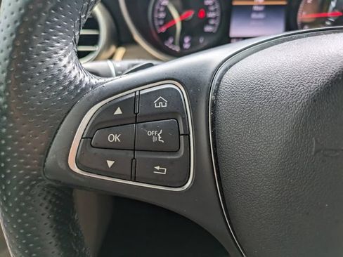 Used 2018 Mercedes-Benz GLC 300 4MATIC image 22