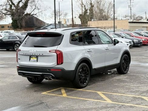 Used 2022 Kia Telluride SX w/ SX Prestige Package image 8