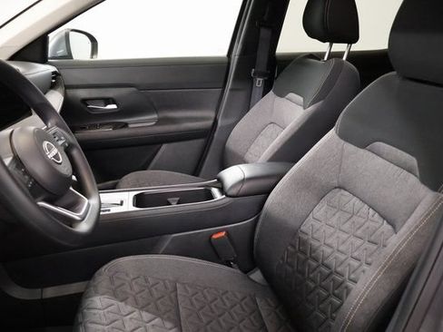 Used 2025 Nissan Kicks SV w/ Illumination Package FWD image 12