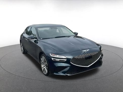 Used 2025 Genesis G70 2.5T image 3
