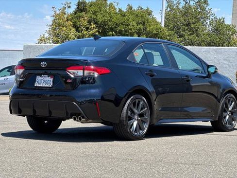 Certified 2025 Toyota Corolla SE w/ Convenience Package FWD image 2