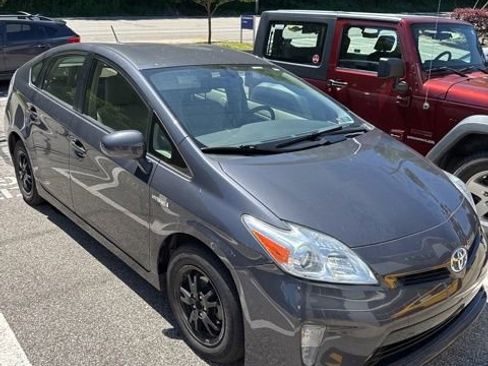 Used 2015 Toyota Prius Four FWD image 2