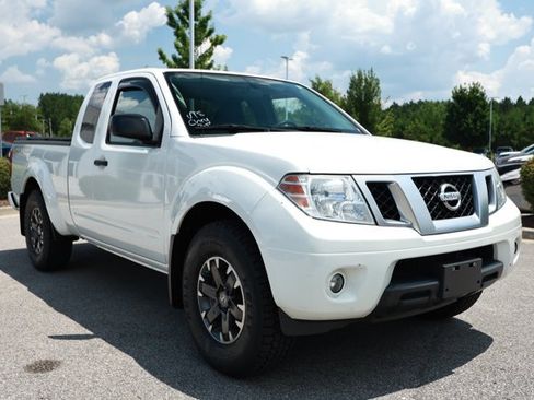 Used 2019 Nissan Frontier Desert Runner RWD image 3