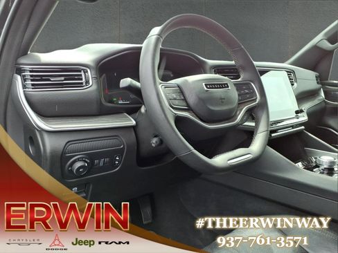 Used 2024 Jeep Wagoneer L Series II w/ Flexible Seating Group AWD/4WD image 14