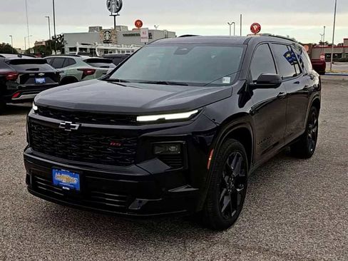Used 2026 Chevrolet Traverse RS FWD image 3