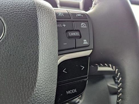 Used 2025 Toyota Camry SE image 12