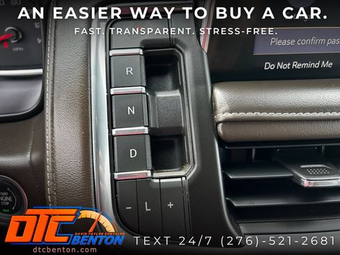 Used 2021 Chevrolet Suburban Z71 w/ Z71 Off-Road Package AWD/4WD image 18