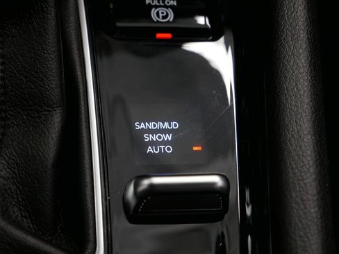 New 2025 Jeep Compass Limited image 39