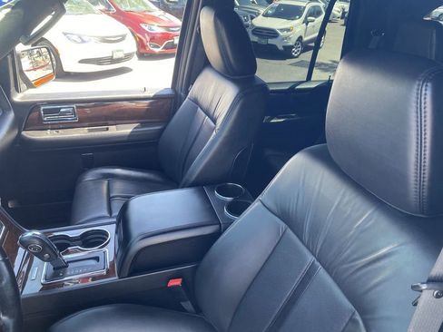 Used 2016 Lincoln Navigator Select AWD/4WD image 20