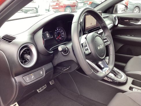 Used 2024 Kia Forte GT-Line w/ GT-Line Premium Package image 11