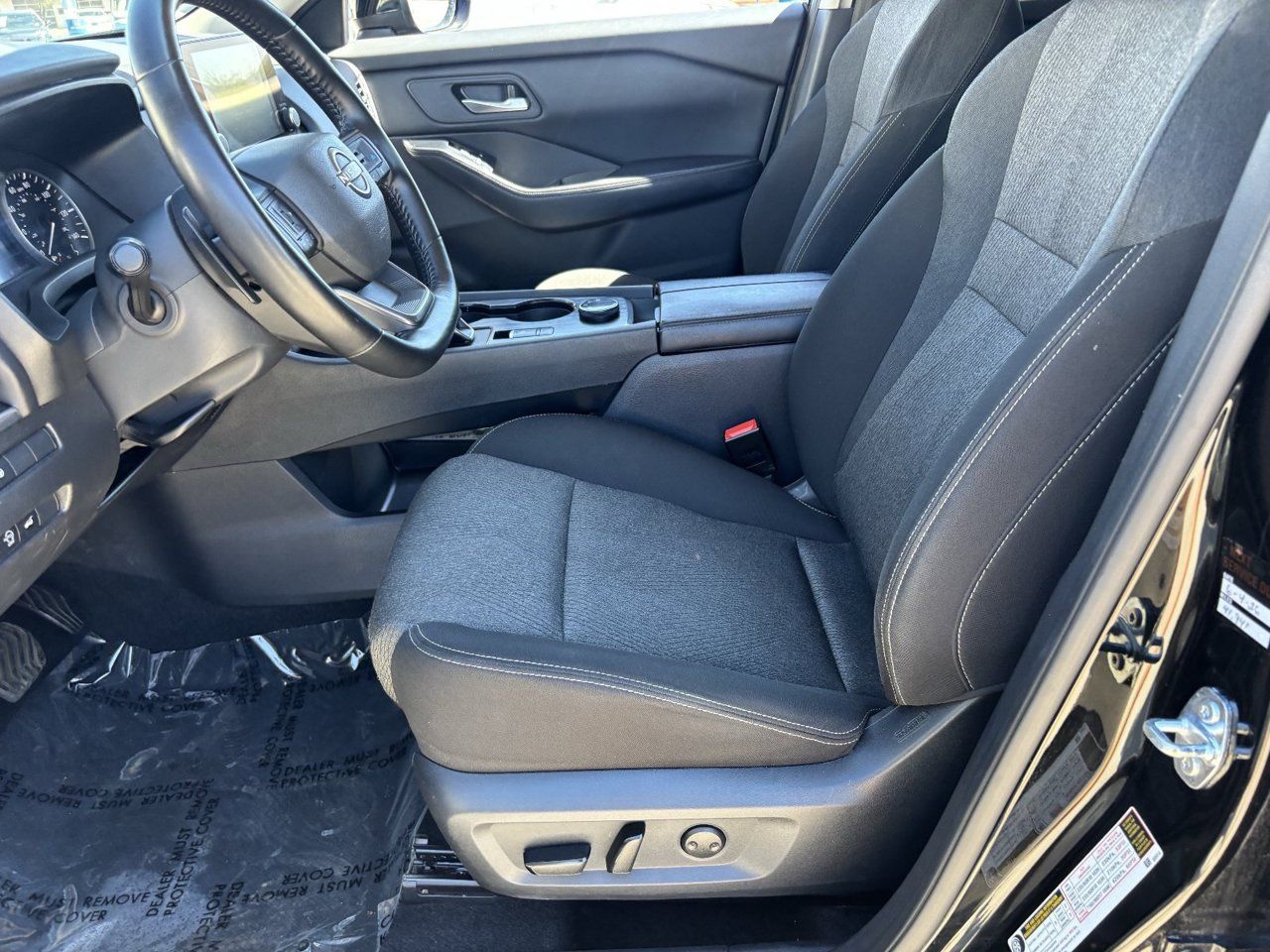 Used 2025 Nissan Rogue SV AWD/4WD image 17