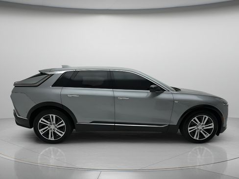 Used 2024 Cadillac Lyriq Tech w/ Driver Assist Package AWD/4WD image 6