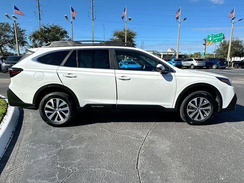 Used 2020 Subaru Outback Premium image 5