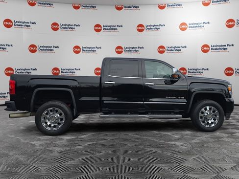 Used 2016 GMC Sierra 2500 Denali w/ Duramax Plus Package image 8