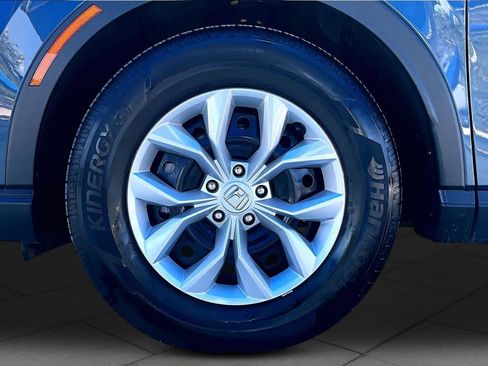 Used 2025 Honda CR-V LX image 11