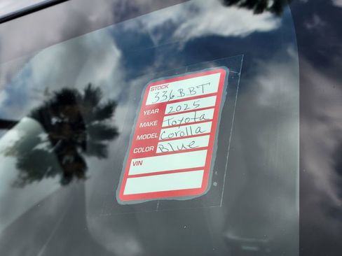 Used 2023 Toyota Corolla SE w/ SE Premium Package image 31