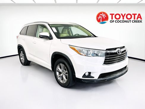 Used 2015 Toyota Highlander XLE FWD image 1
