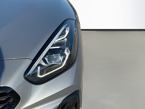 Used 2024 BMW Z4 M40i w/ Premium Package image 9