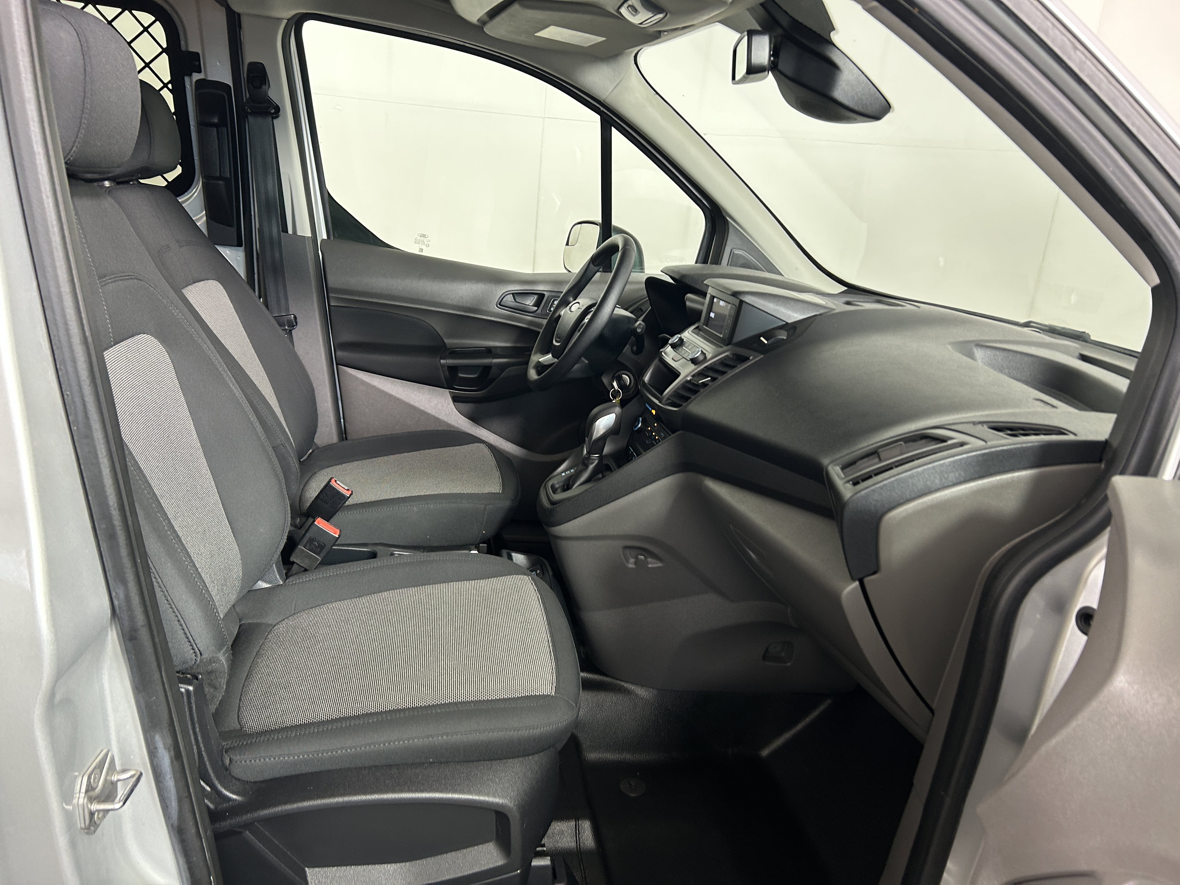 Used 2020 Ford Transit Connect XL FWD image 24