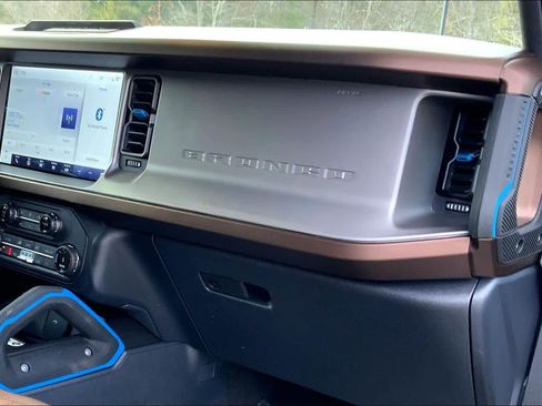 Used 2022 Ford Bronco Outer Banks image 16