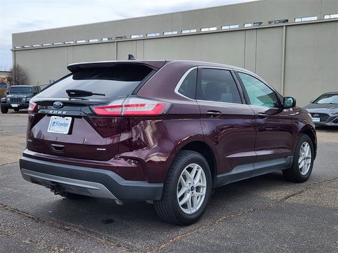Used 2021 Ford Edge SEL w/ Convenience Package image 4