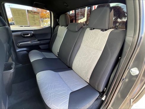 Used 2021 Toyota Tacoma TRD Sport image 30