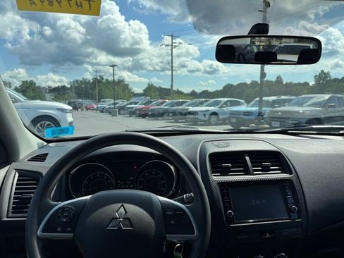 Used 2018 Mitsubishi Outlander Sport ES AWD/4WD image 2