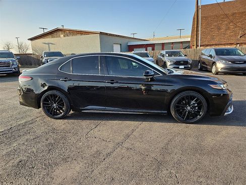 Used 2021 Toyota Camry XSE image 9