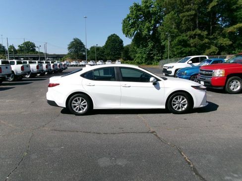 Used 2025 Toyota Camry LE FWD image 5