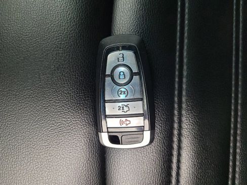 Used 2019 Ford Edge SEL w/ Equipment Group 201A AWD/4WD image 32