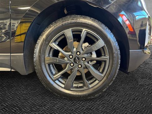 Used 2022 Chevrolet Equinox RS w/ Infotainment Package image 11