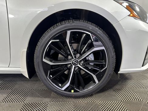 New 2025 Nissan Altima 2.5 SR image 7