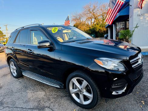 Used 2018 Mercedes-Benz GLE 350 4MATIC w/ Premium 1 Package image 4