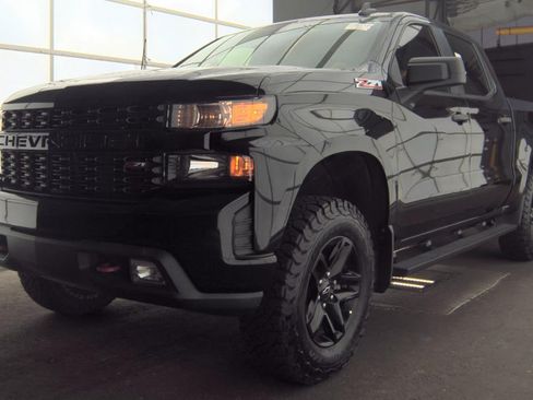 Used 2021 Chevrolet Silverado 1500 Custom Trail Boss w/ LPO, Dark Essentials Package AWD/4WD image 4
