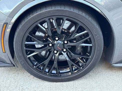 Used 2016 Chevrolet Corvette Z06 w/ 2LZ Preferred Equipment Group image 12