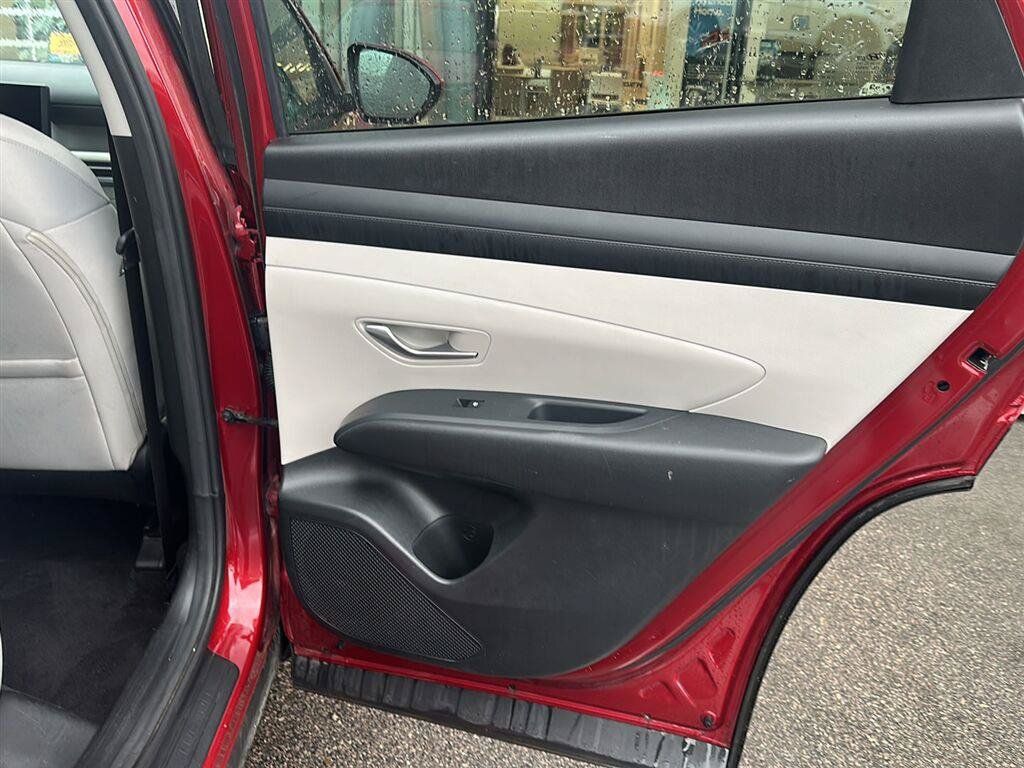 Certified 2025 Hyundai Tucson SEL AWD/4WD image 11