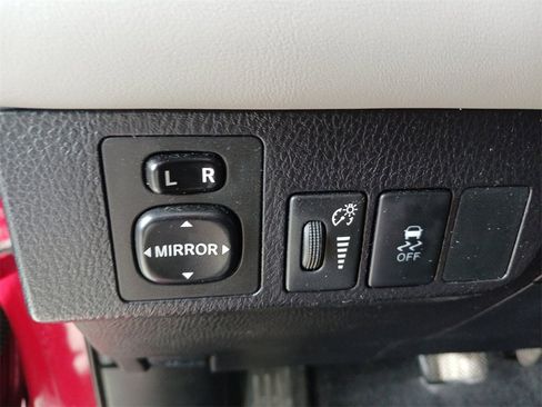 Used 2015 Toyota RAV4 XLE image 33