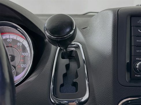 Used 2020 Dodge Grand Caravan GT image 17