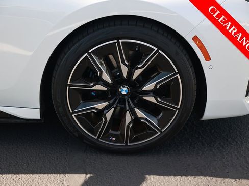Used 2025 BMW i7 M70 w/ Executive Package image 8