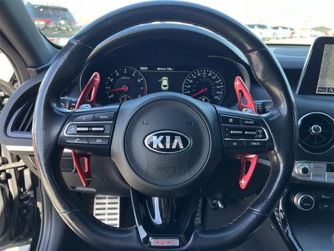 Used 2018 Kia Stinger GT1 image 10