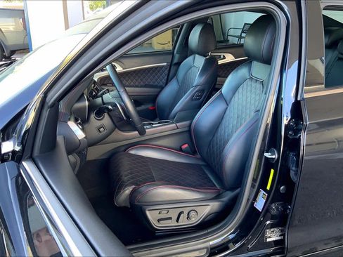 Used 2021 Genesis G70 3.3T w/ Sport Package image 8