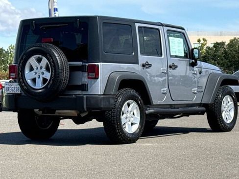 Used 2018 Jeep Wrangler Unlimited Sport S AWD/4WD image 4